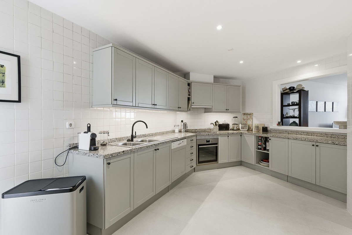 Appartement te koop in Nueva Andalucía | 3 slaapkamers H5332888