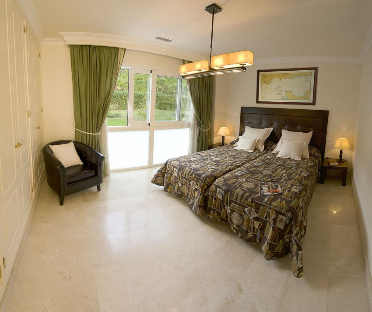 Appartement te koop in Nueva Andalucía | 2 slaapkamers H5333038