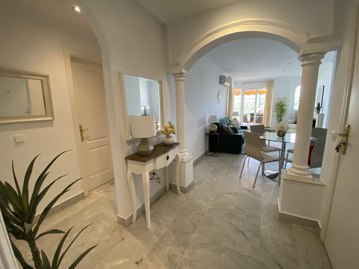 Appartement te koop in Nueva Andalucía | 2 slaapkamers H5333551