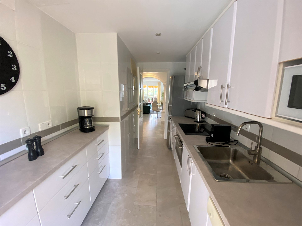 Appartement te koop in Nueva Andalucía | 2 slaapkamers H5333551