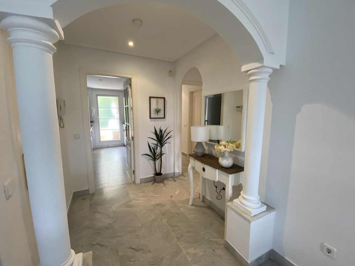 Appartement te koop in Nueva Andalucía | 2 slaapkamers H5333551