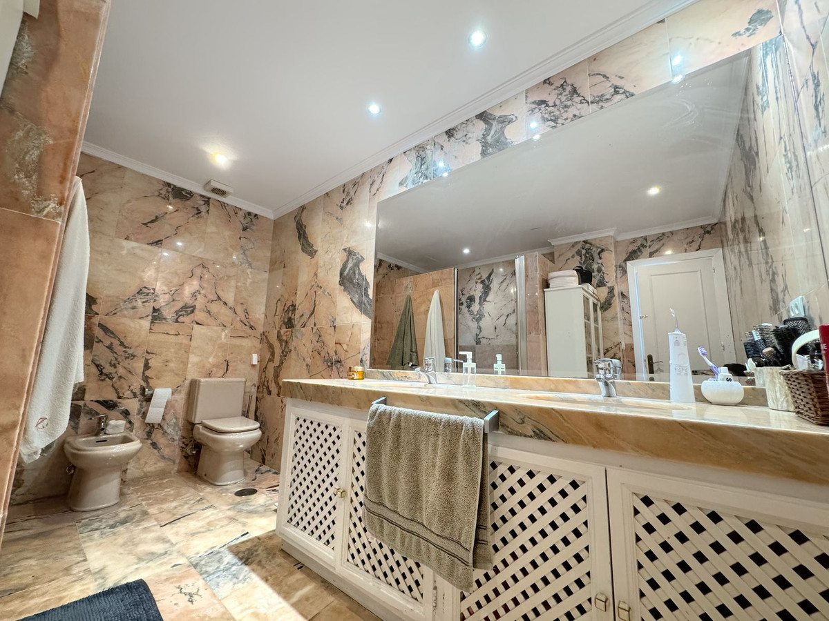 Appartement te koop in Nueva Andalucía | 3 slaapkamers H5335534