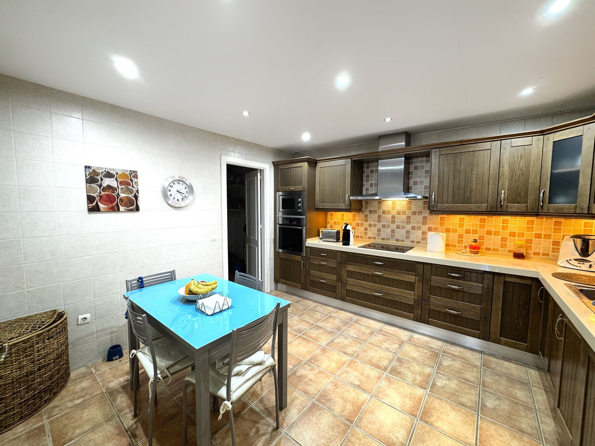 Appartement te koop in Nueva Andalucía | 3 slaapkamers H5335534