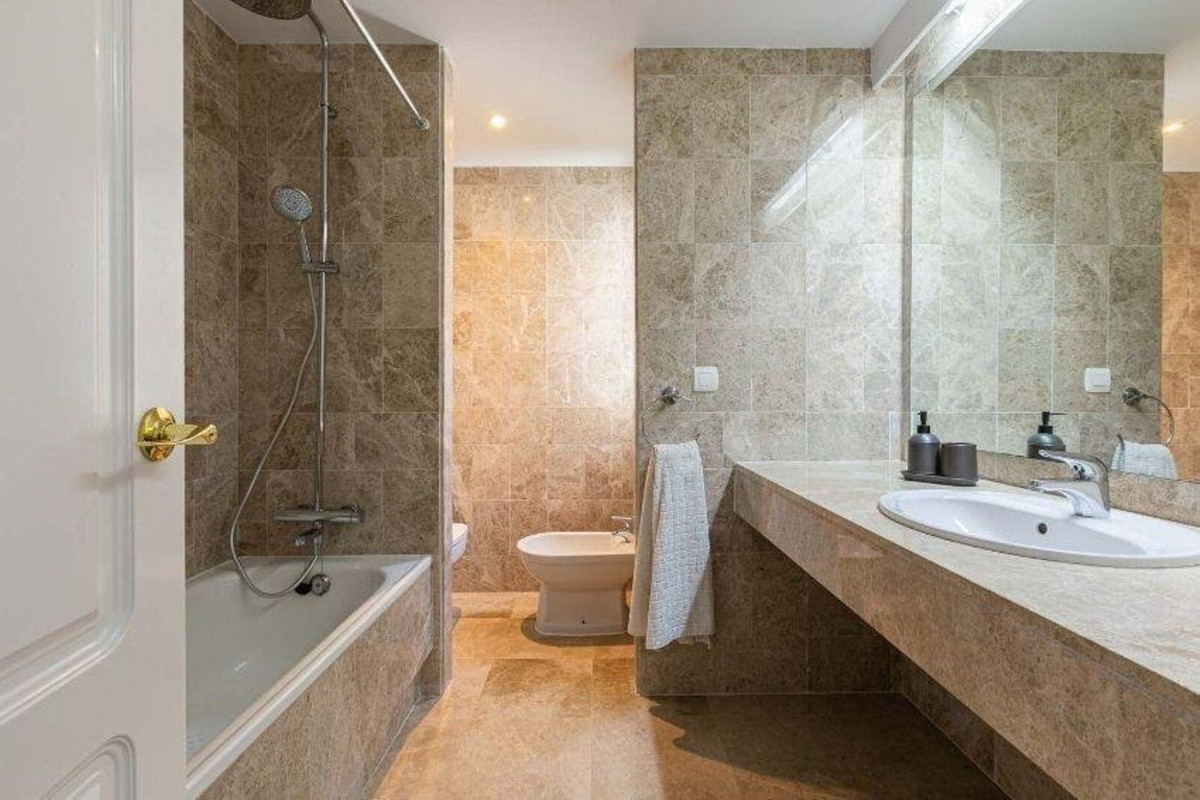 Appartement te koop in Nueva Andalucía | 3 slaapkamers H5336353