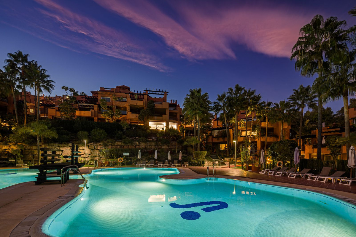 Appartement te koop in Nueva Andalucía | 4 slaapkamers H5342269