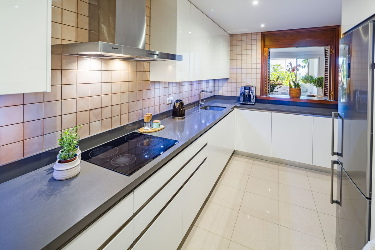 Appartement te koop in Nueva Andalucía | 4 slaapkamers H5342269