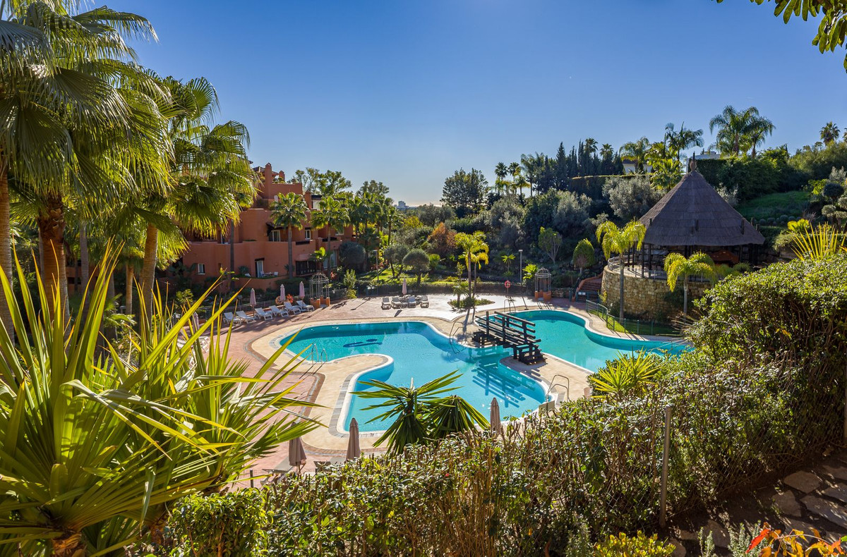 Appartement te koop in Nueva Andalucía | 4 slaapkamers H5342269