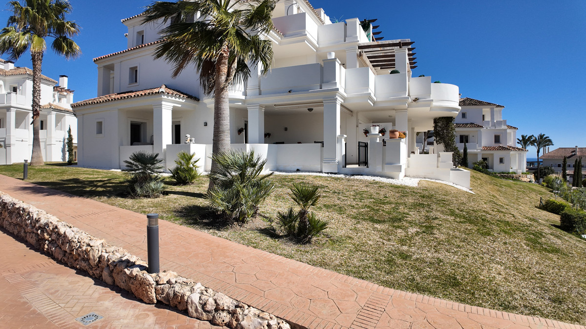 Appartement te koop in Nueva Andalucía | 2 slaapkamers H5342476