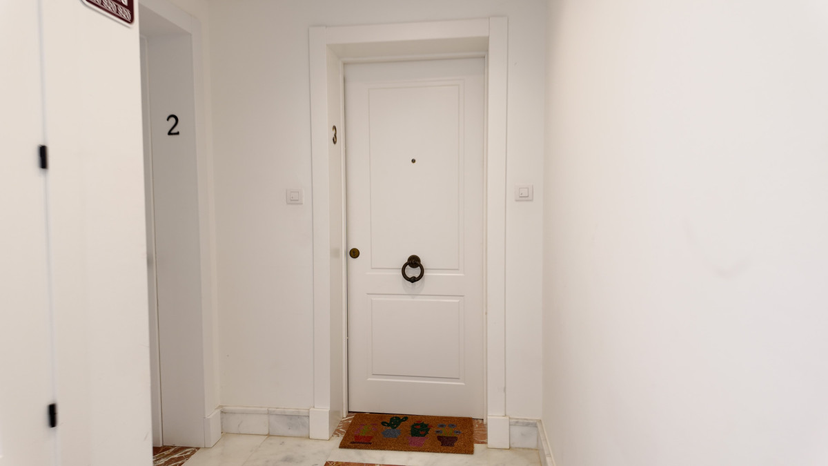 Appartement te koop in Nueva Andalucía | 2 slaapkamers H5342476