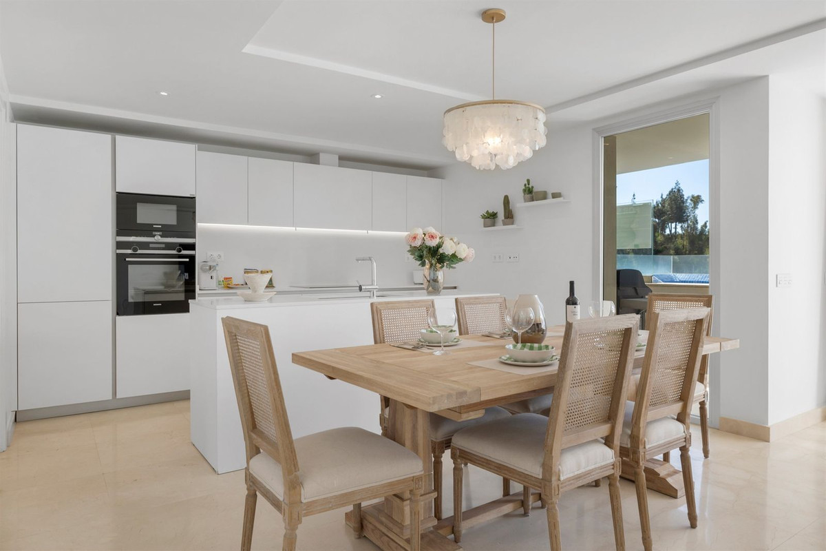 Appartement te koop in Nueva Andalucía | 2 slaapkamers H5346109