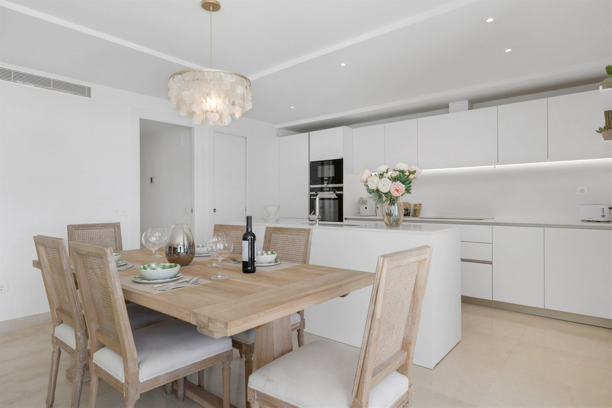 Appartement te koop in Nueva Andalucía | 2 slaapkamers H5346109