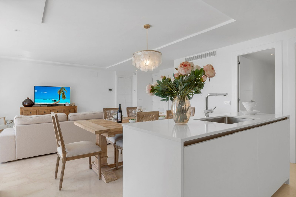 Appartement te koop in Nueva Andalucía | 2 slaapkamers H5346109