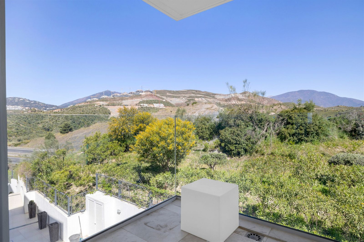 Appartement te koop in Nueva Andalucía | 2 slaapkamers H5346109