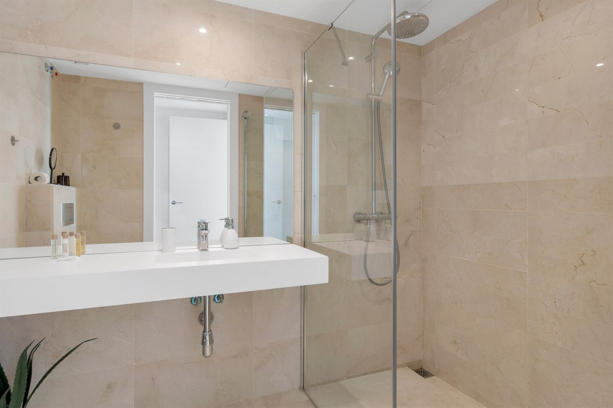 Appartement te koop in Nueva Andalucía | 2 slaapkamers H5346109