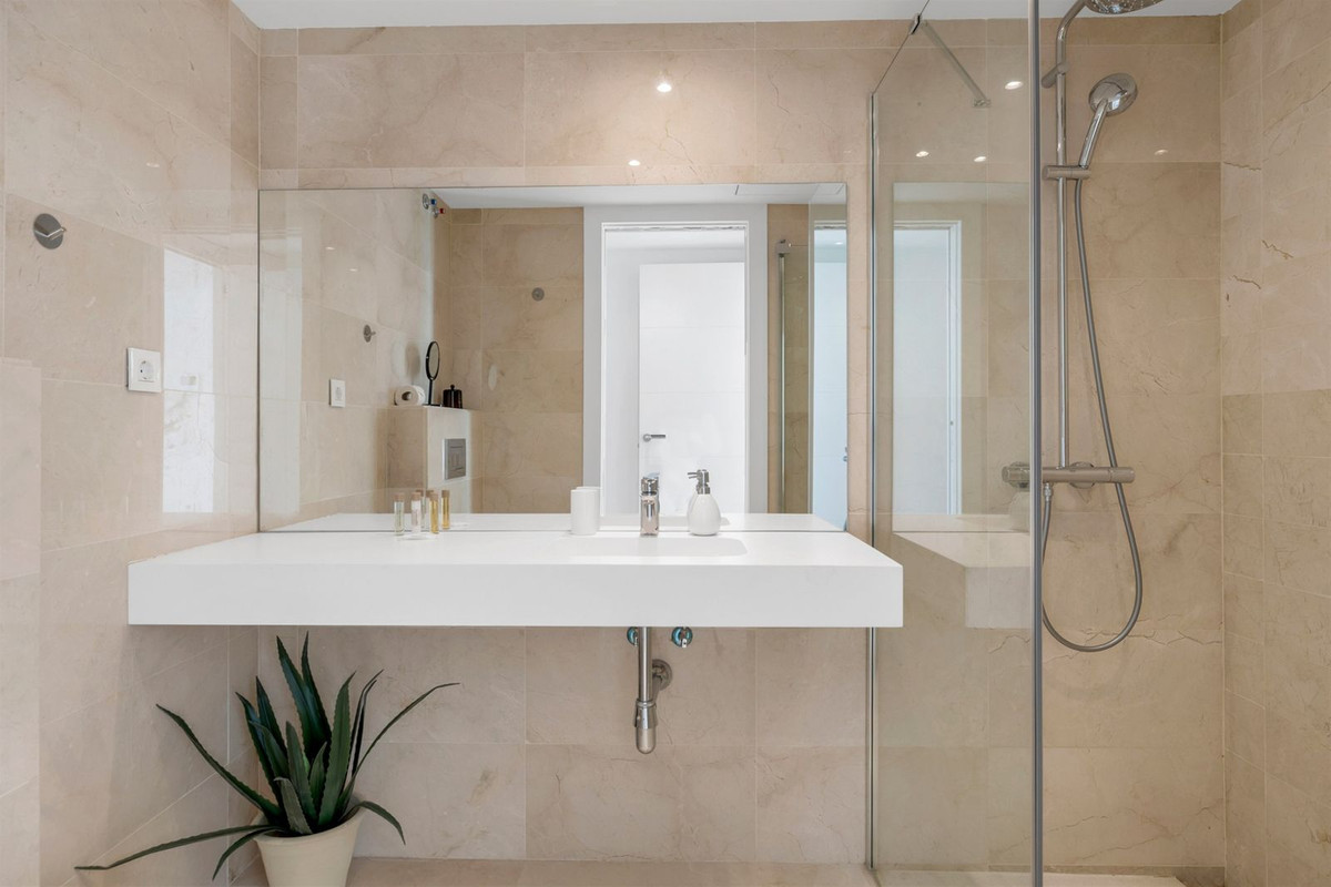 Appartement te koop in Nueva Andalucía | 2 slaapkamers H5346109