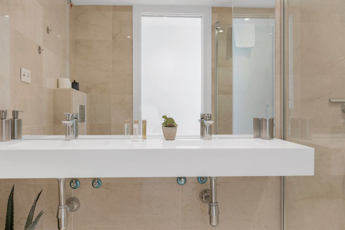 Appartement te koop in Nueva Andalucía | 2 slaapkamers H5346109