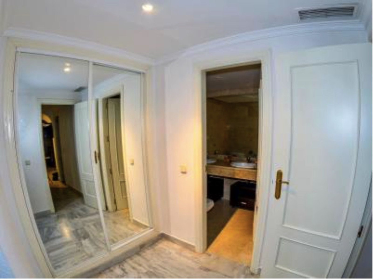 Appartement te koop in Nueva Andalucía | 2 slaapkamers H5346970