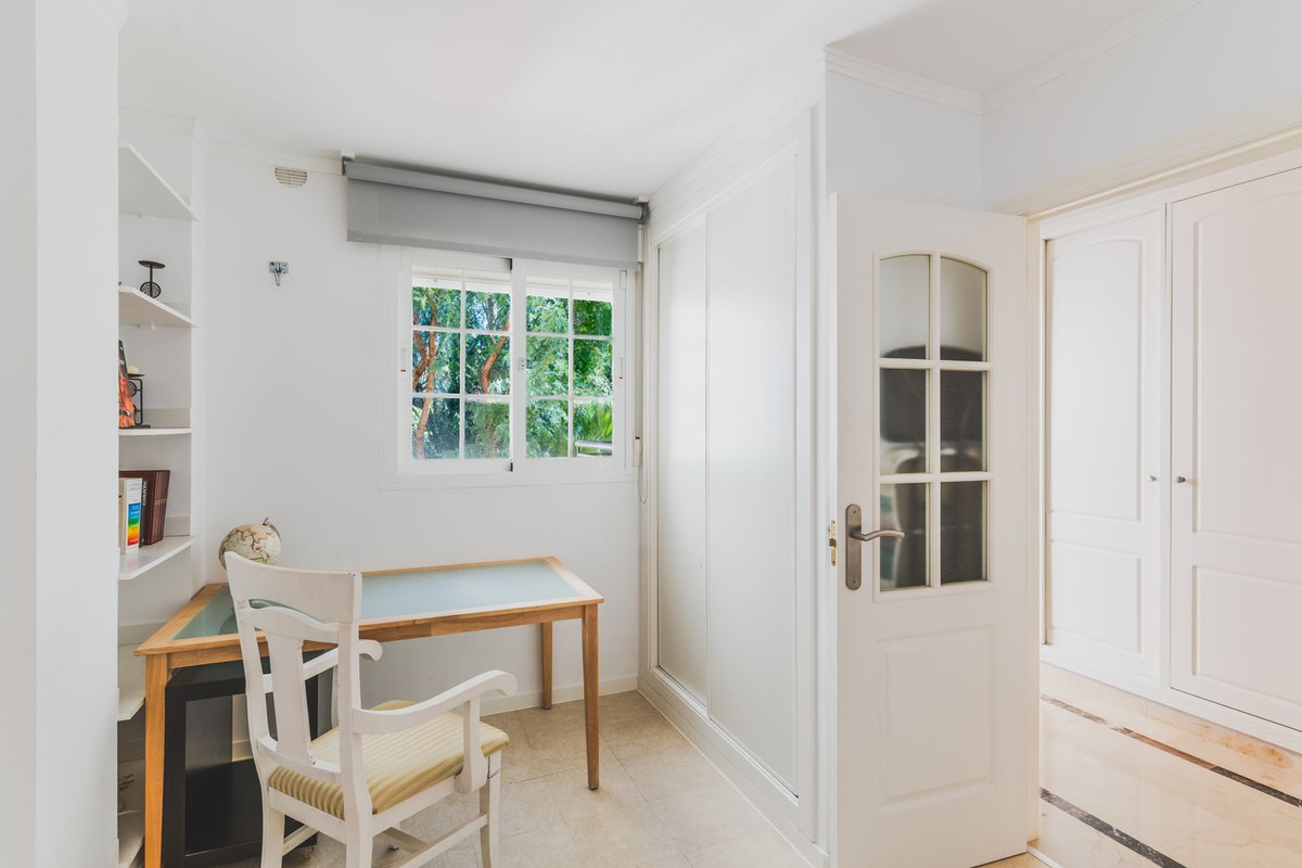 Appartement te koop in Nueva Andalucía | 3 slaapkamers H5347081