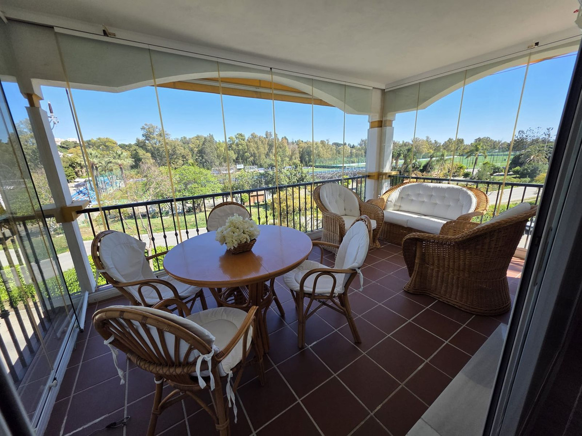 Appartement te koop in Nueva Andalucía | 3 slaapkamers H5347441