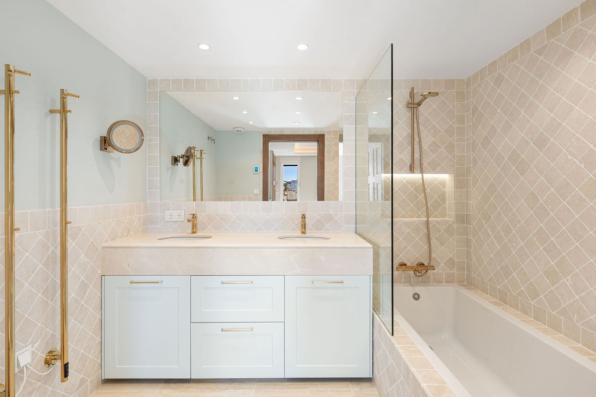 Appartement te koop in Nueva Andalucía | 3 slaapkamers H5348749