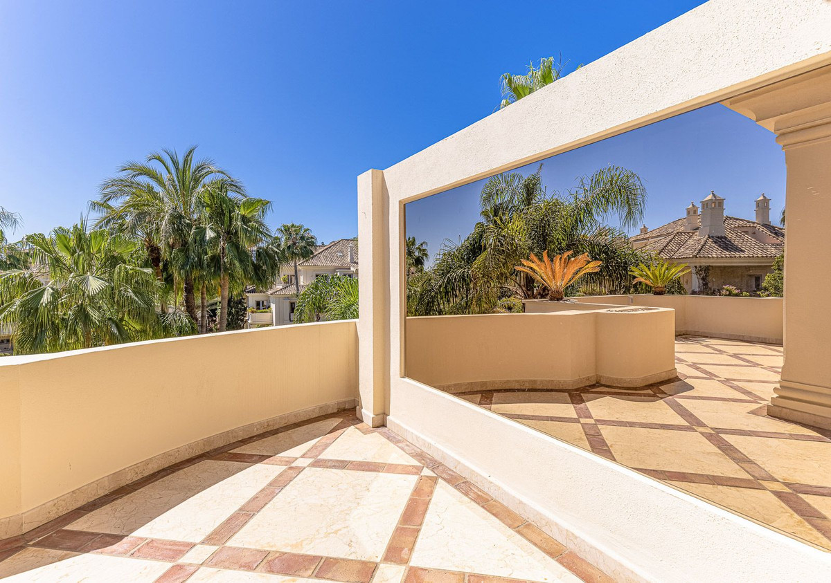 Appartement te koop in Nueva Andalucía | 3 slaapkamers H5349382