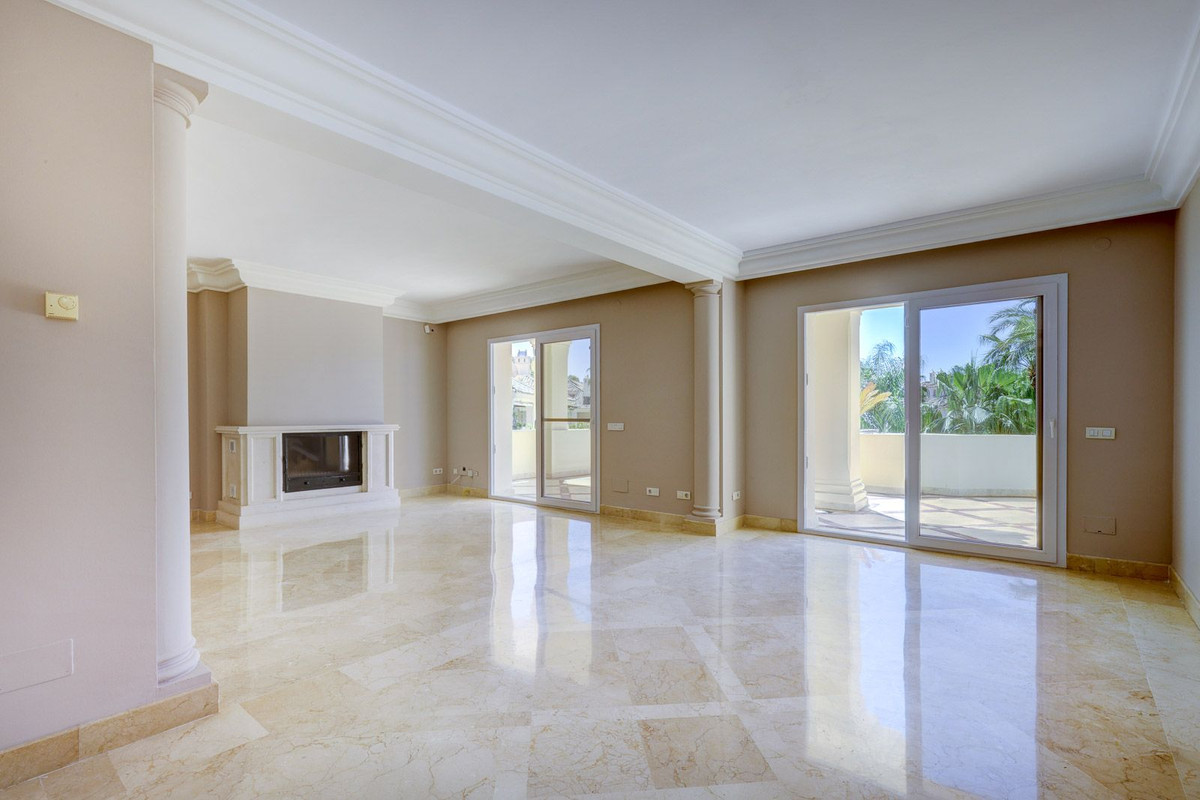 Appartement te koop in Nueva Andalucía | 3 slaapkamers H5349382