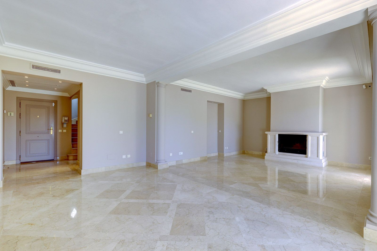 Appartement te koop in Nueva Andalucía | 3 slaapkamers H5349382