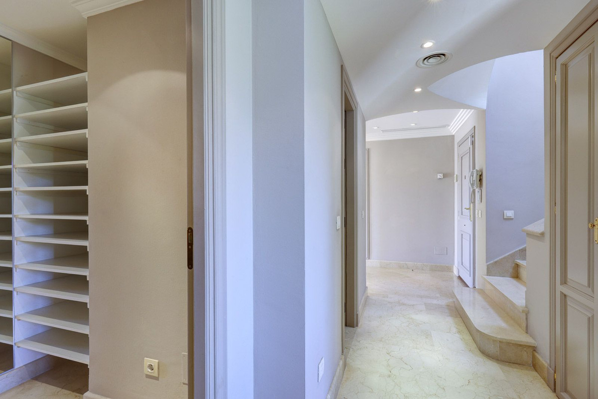 Appartement te koop in Nueva Andalucía | 3 slaapkamers H5349382