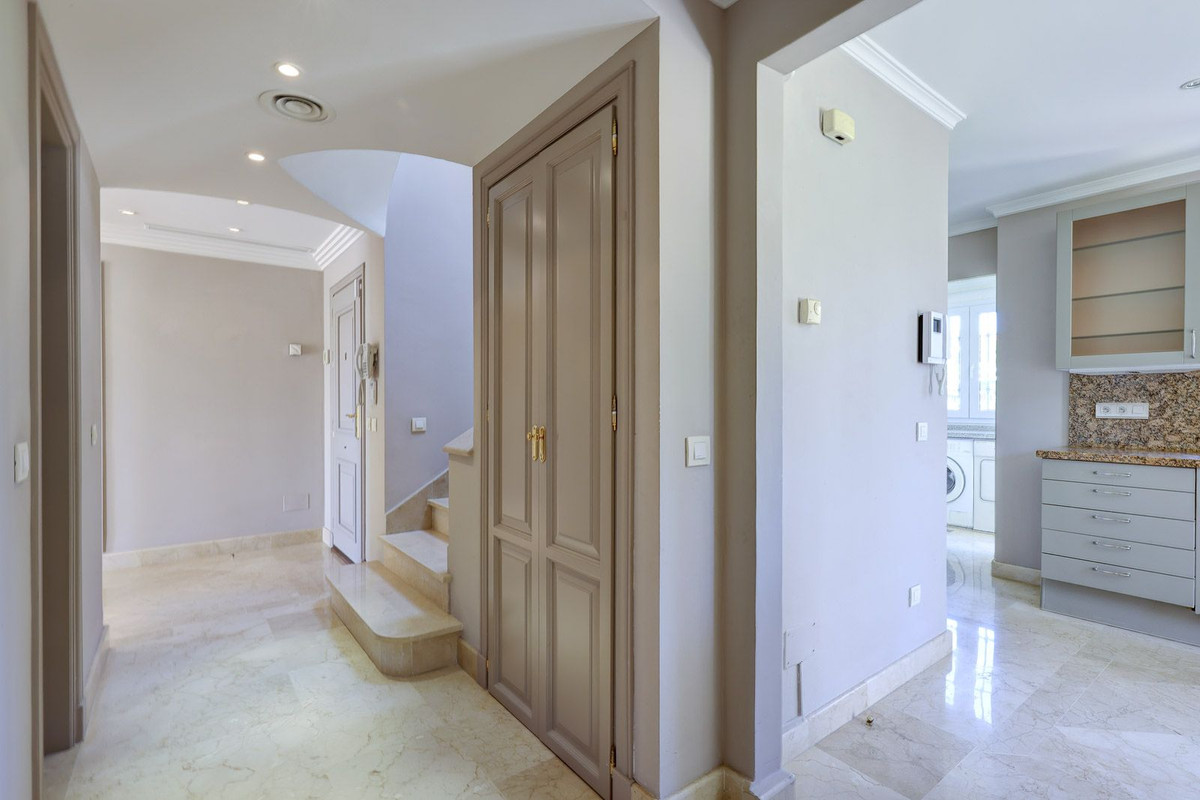 Appartement te koop in Nueva Andalucía | 3 slaapkamers H5349382