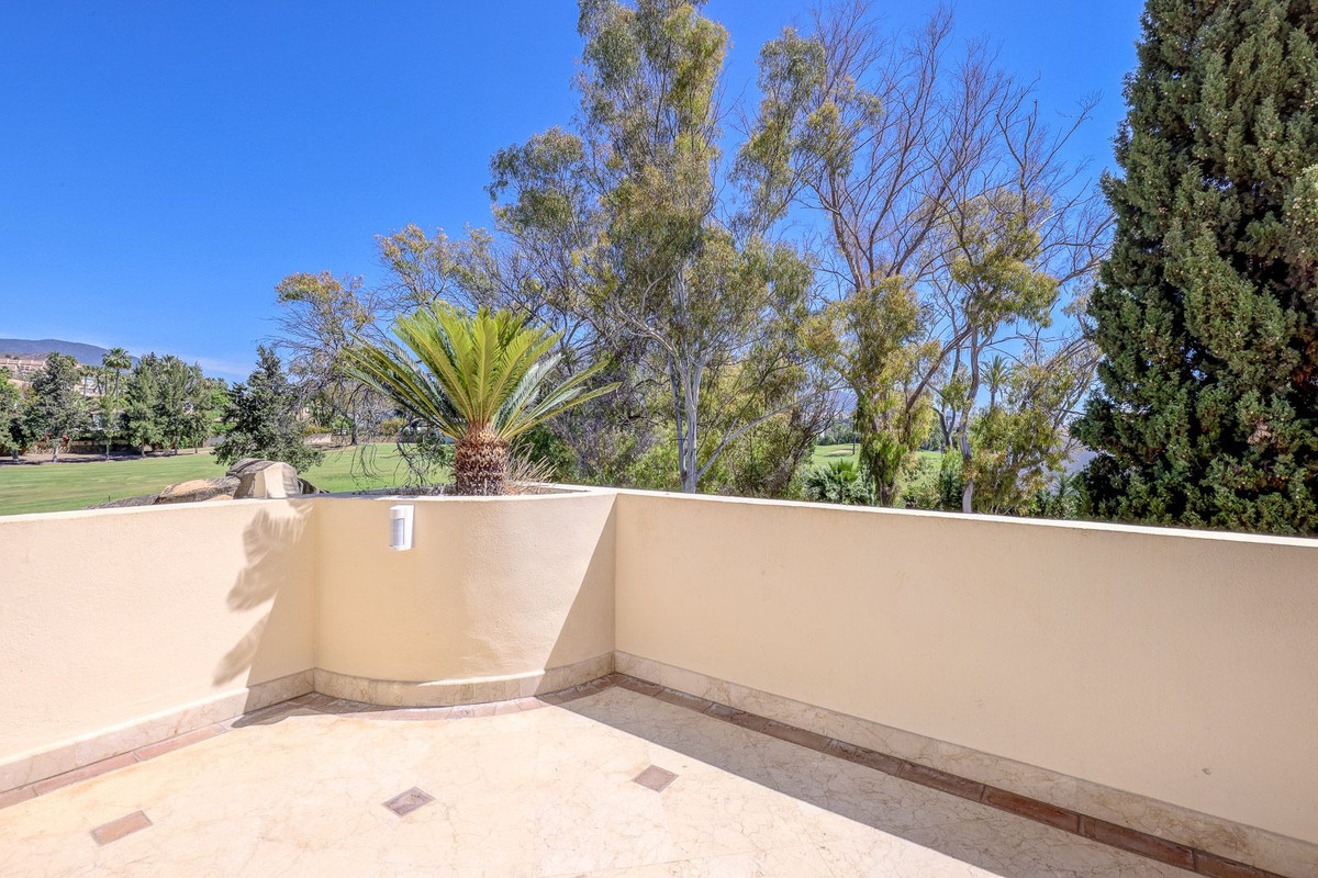 Appartement te koop in Nueva Andalucía | 3 slaapkamers H5349382