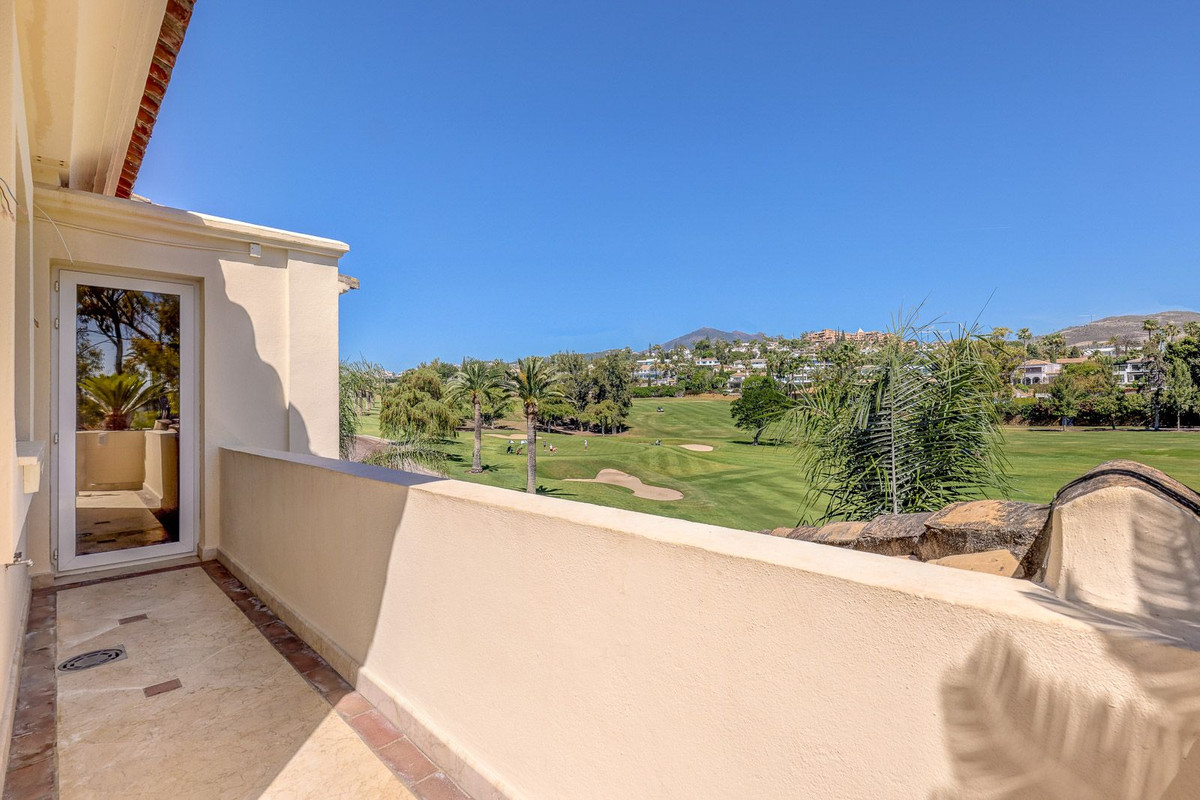 Appartement te koop in Nueva Andalucía | 3 slaapkamers H5349382