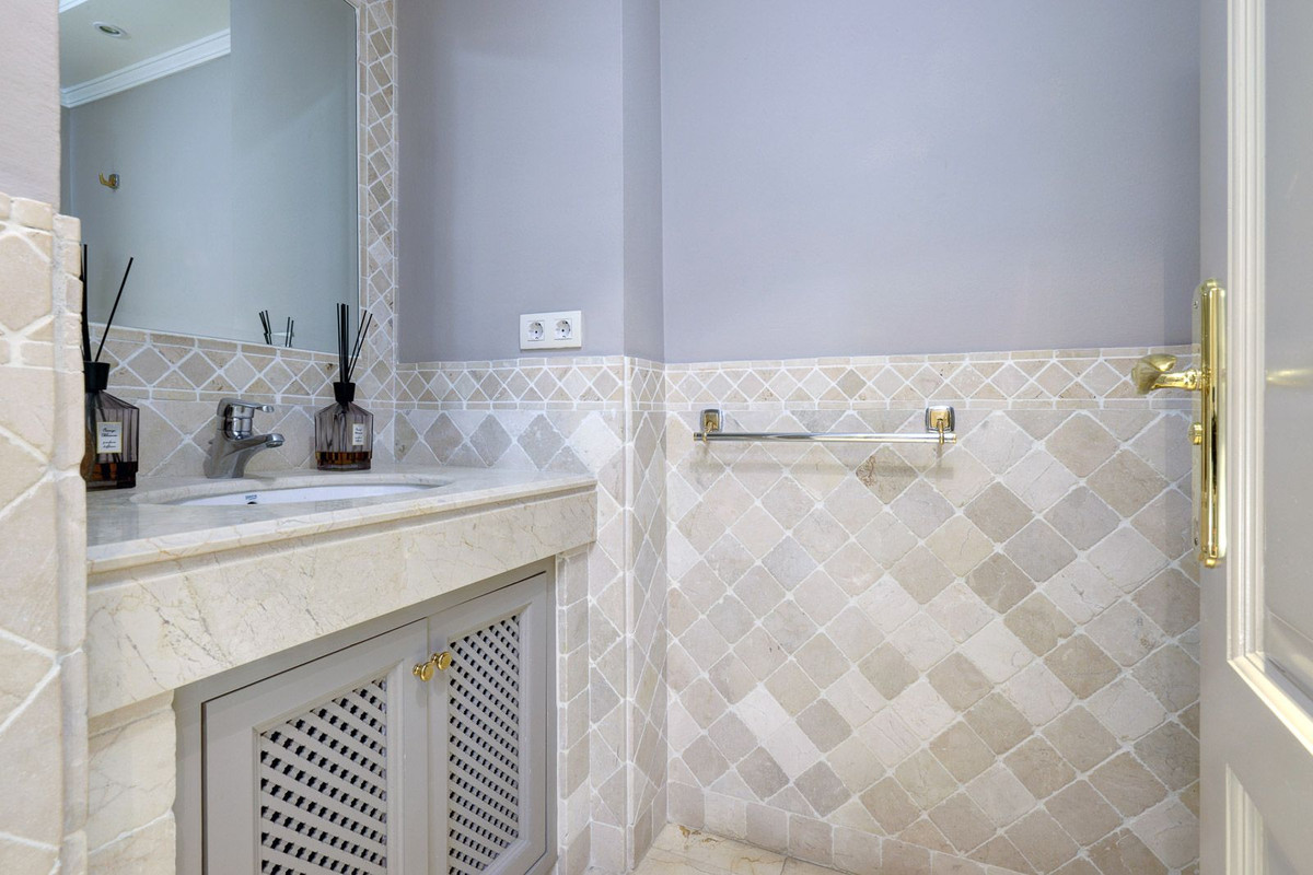 Appartement te koop in Nueva Andalucía | 3 slaapkamers H5349382