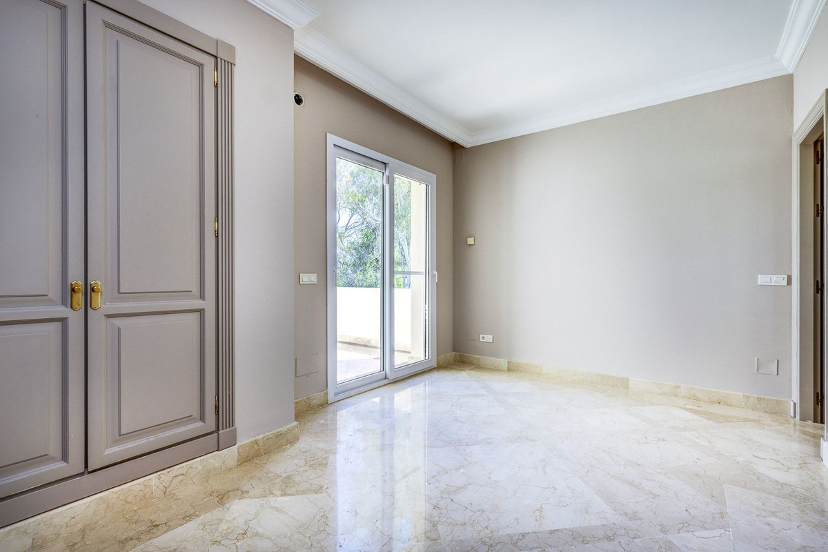 Appartement te koop in Nueva Andalucía | 3 slaapkamers H5349382