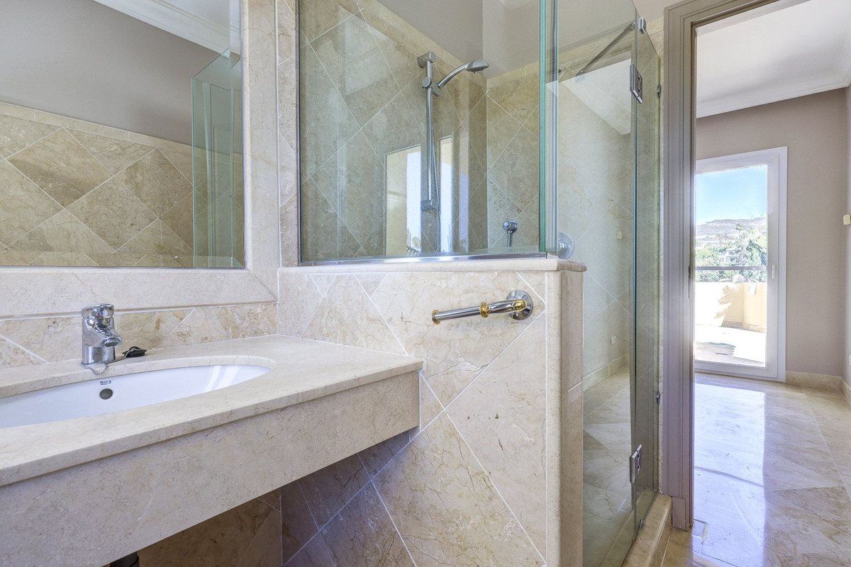 Appartement te koop in Nueva Andalucía | 3 slaapkamers H5349382