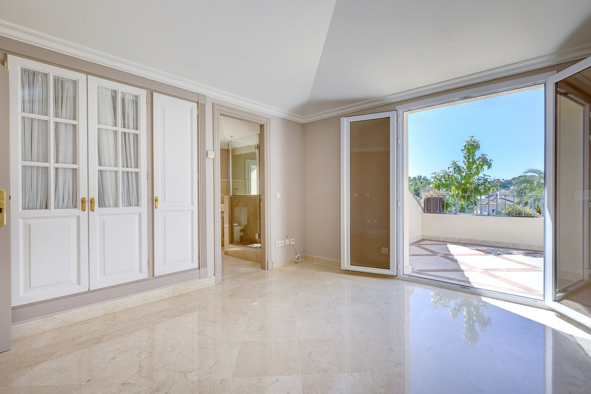 Appartement te koop in Nueva Andalucía | 3 slaapkamers H5349382