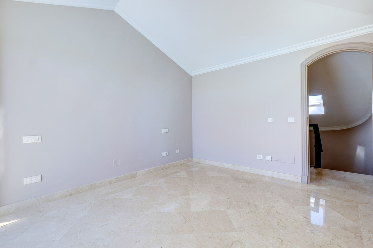 Appartement te koop in Nueva Andalucía | 3 slaapkamers H5349382