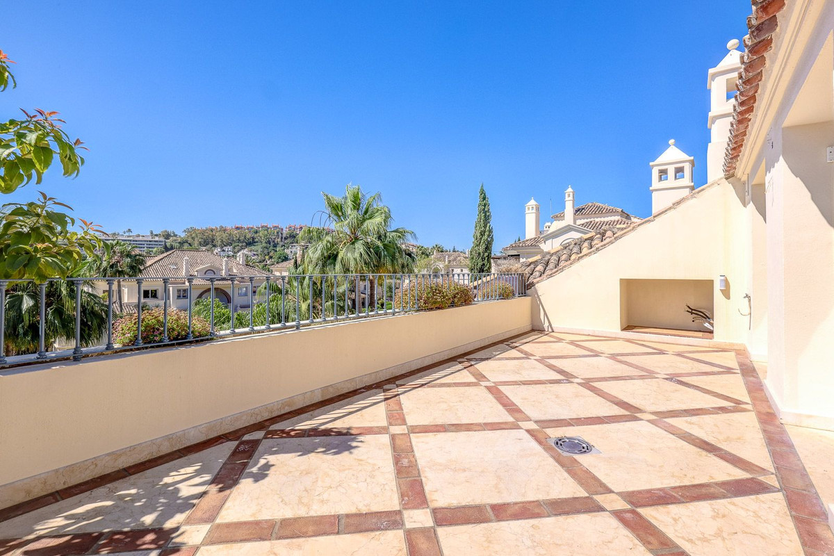 Appartement te koop in Nueva Andalucía | 3 slaapkamers H5349382