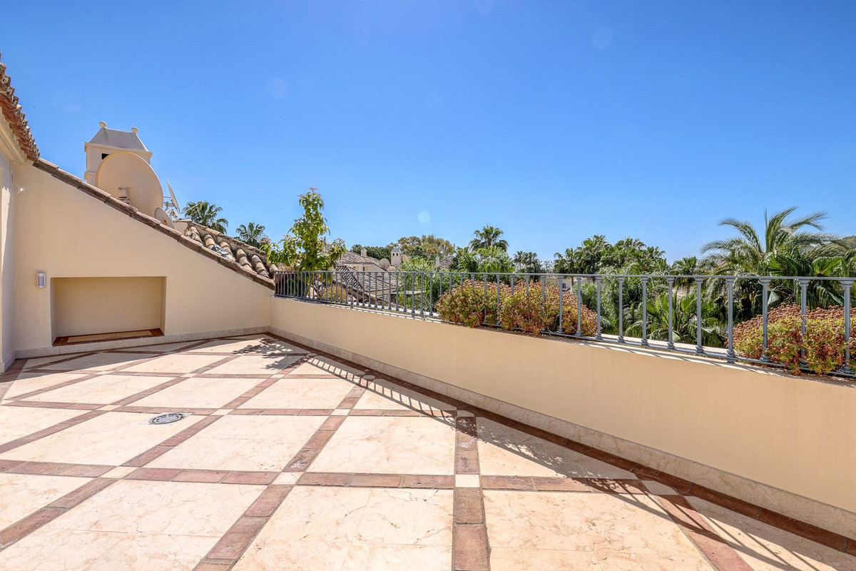 Appartement te koop in Nueva Andalucía | 3 slaapkamers H5349382