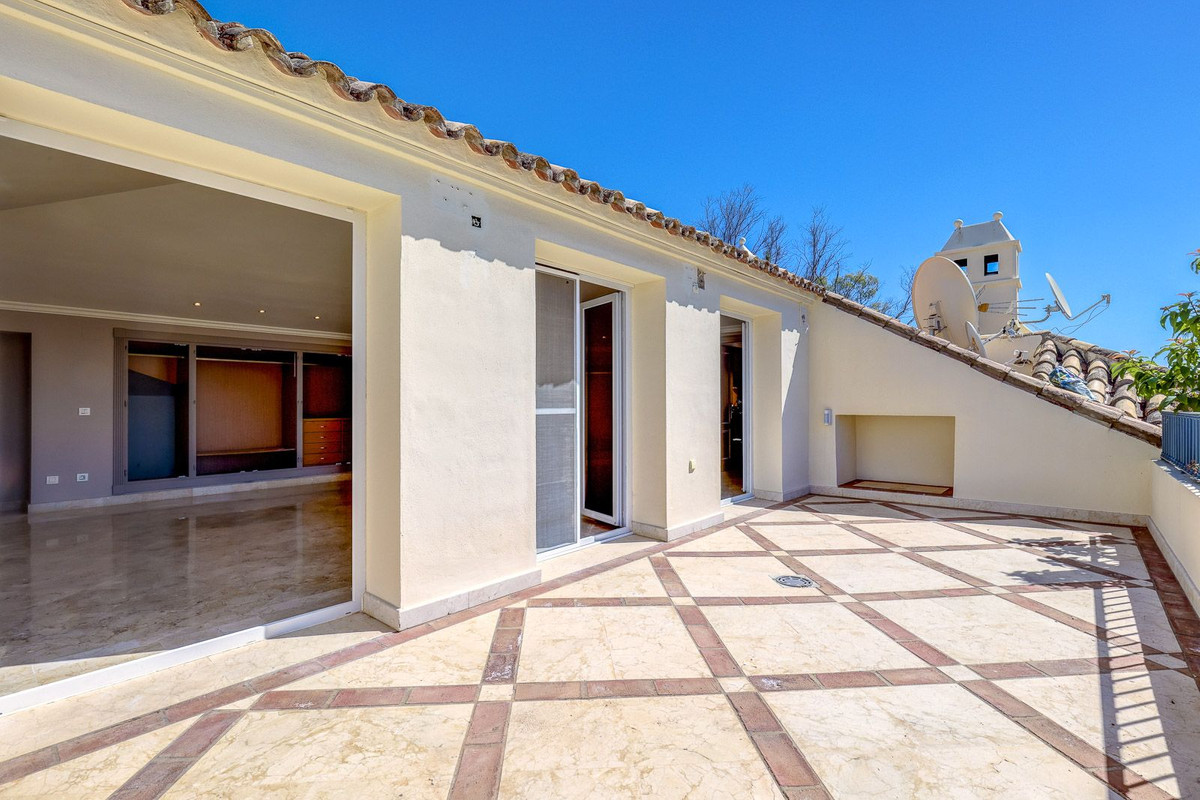 Appartement te koop in Nueva Andalucía | 3 slaapkamers H5349382