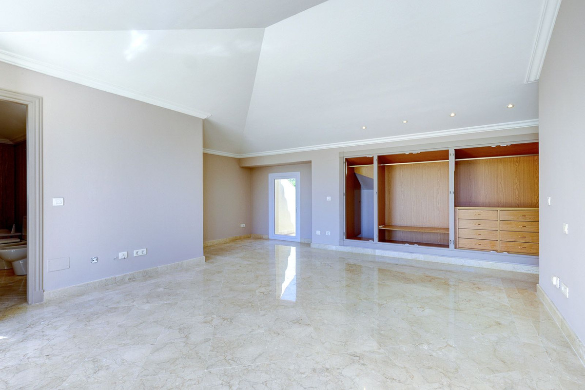 Appartement te koop in Nueva Andalucía | 3 slaapkamers H5349382