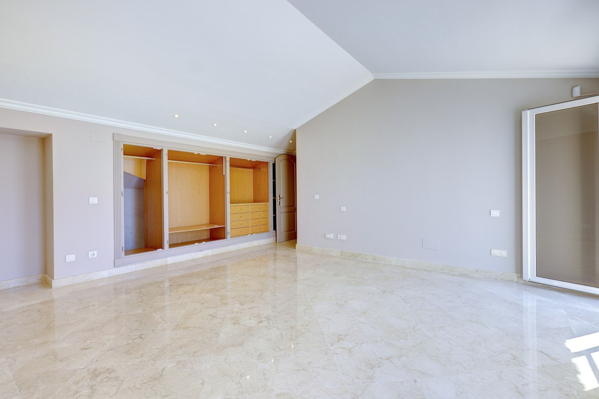 Appartement te koop in Nueva Andalucía | 3 slaapkamers H5349382