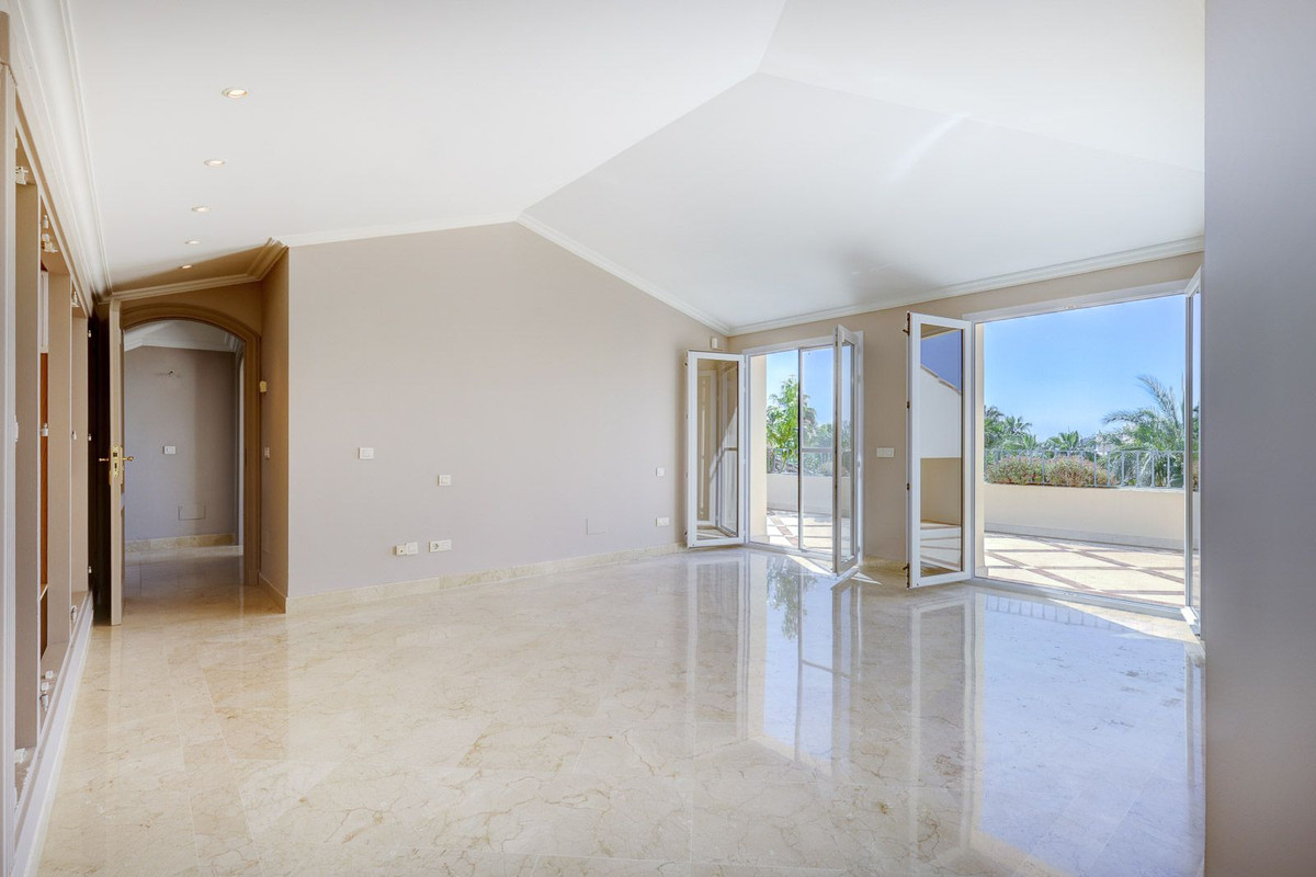 Appartement te koop in Nueva Andalucía | 3 slaapkamers H5349382