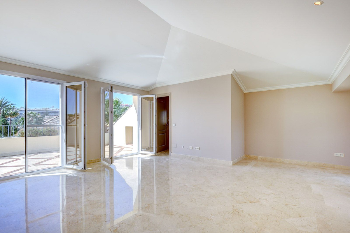 Appartement te koop in Nueva Andalucía | 3 slaapkamers H5349382