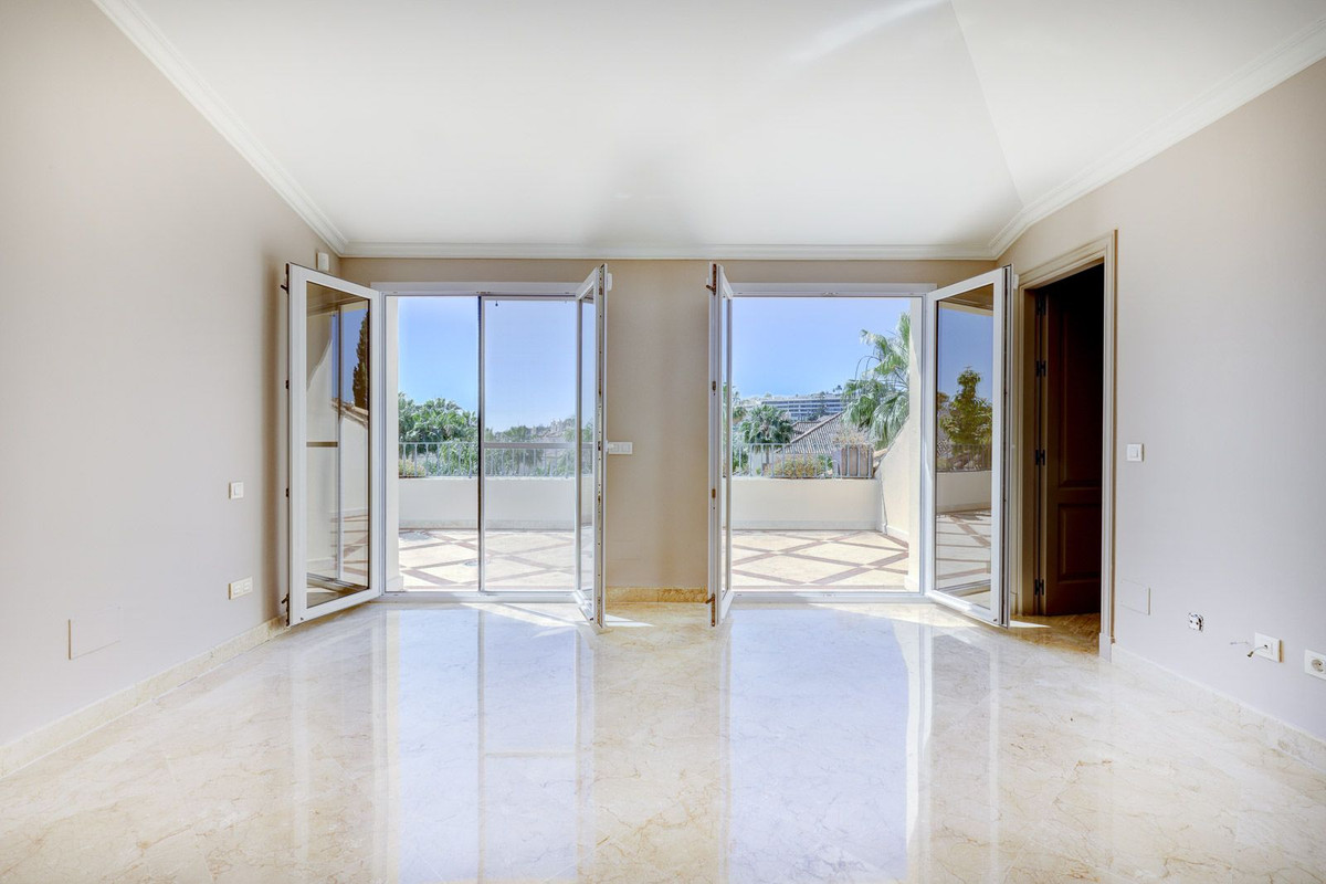 Appartement te koop in Nueva Andalucía | 3 slaapkamers H5349382