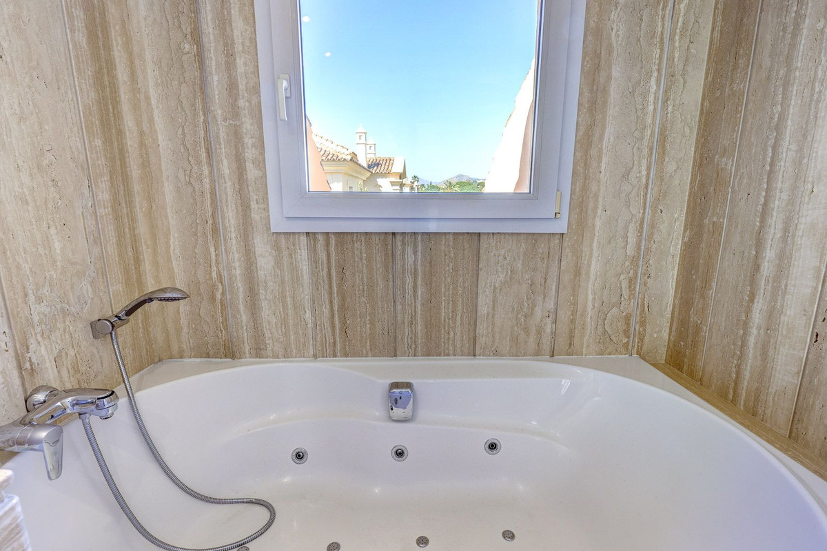 Appartement te koop in Nueva Andalucía | 3 slaapkamers H5349382