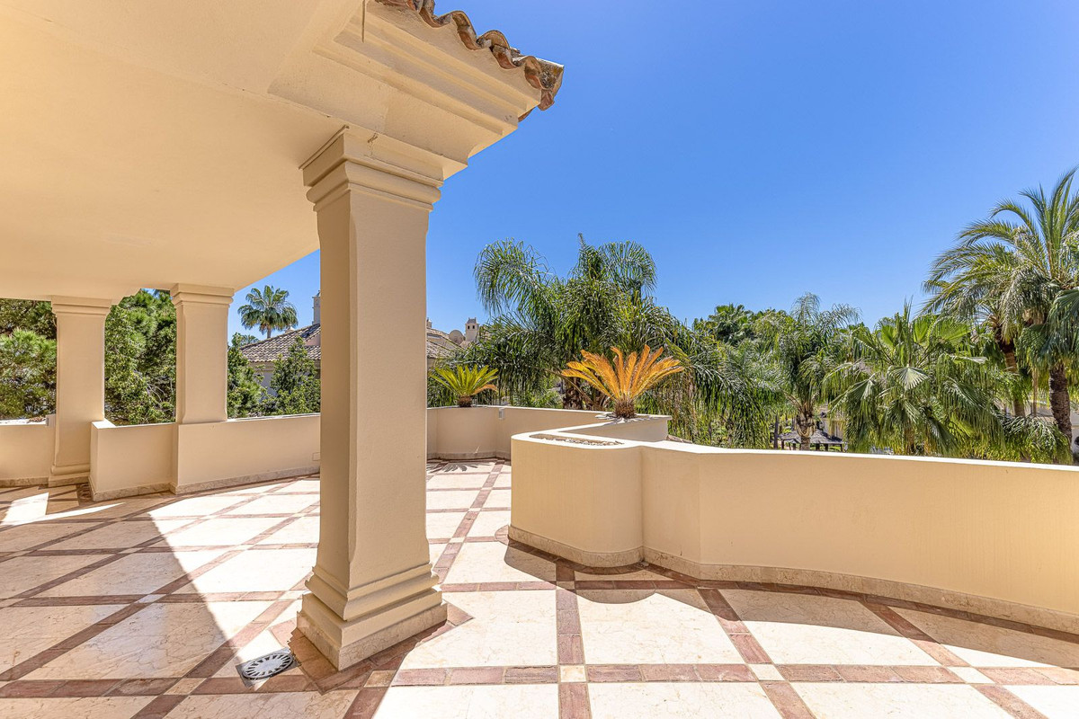 Appartement te koop in Nueva Andalucía | 3 slaapkamers H5349382