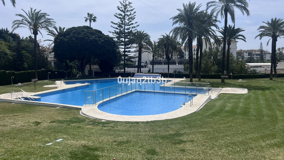 Appartement te koop in Nueva Andalucía | 2 slaapkamers H5350471
