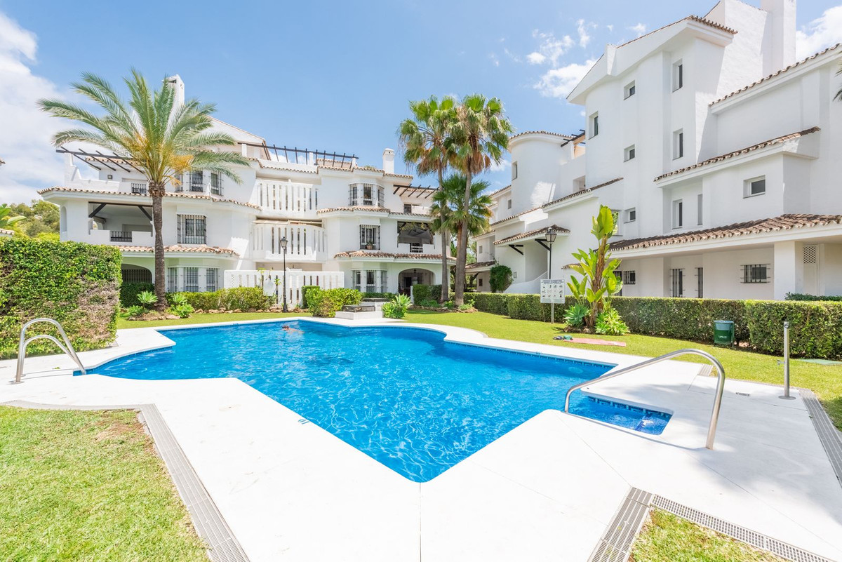 Appartement te koop in Nueva Andalucía | 2 slaapkamers H5351053