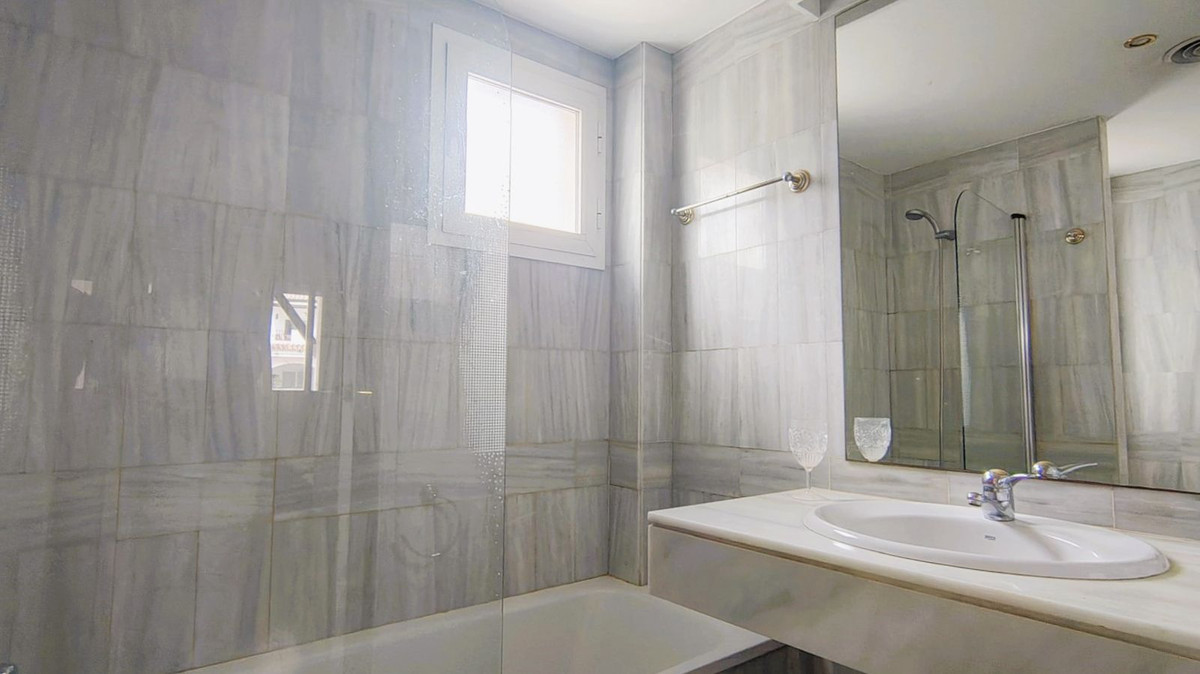 Appartement te koop in Nueva Andalucía | 2 slaapkamers H5351053