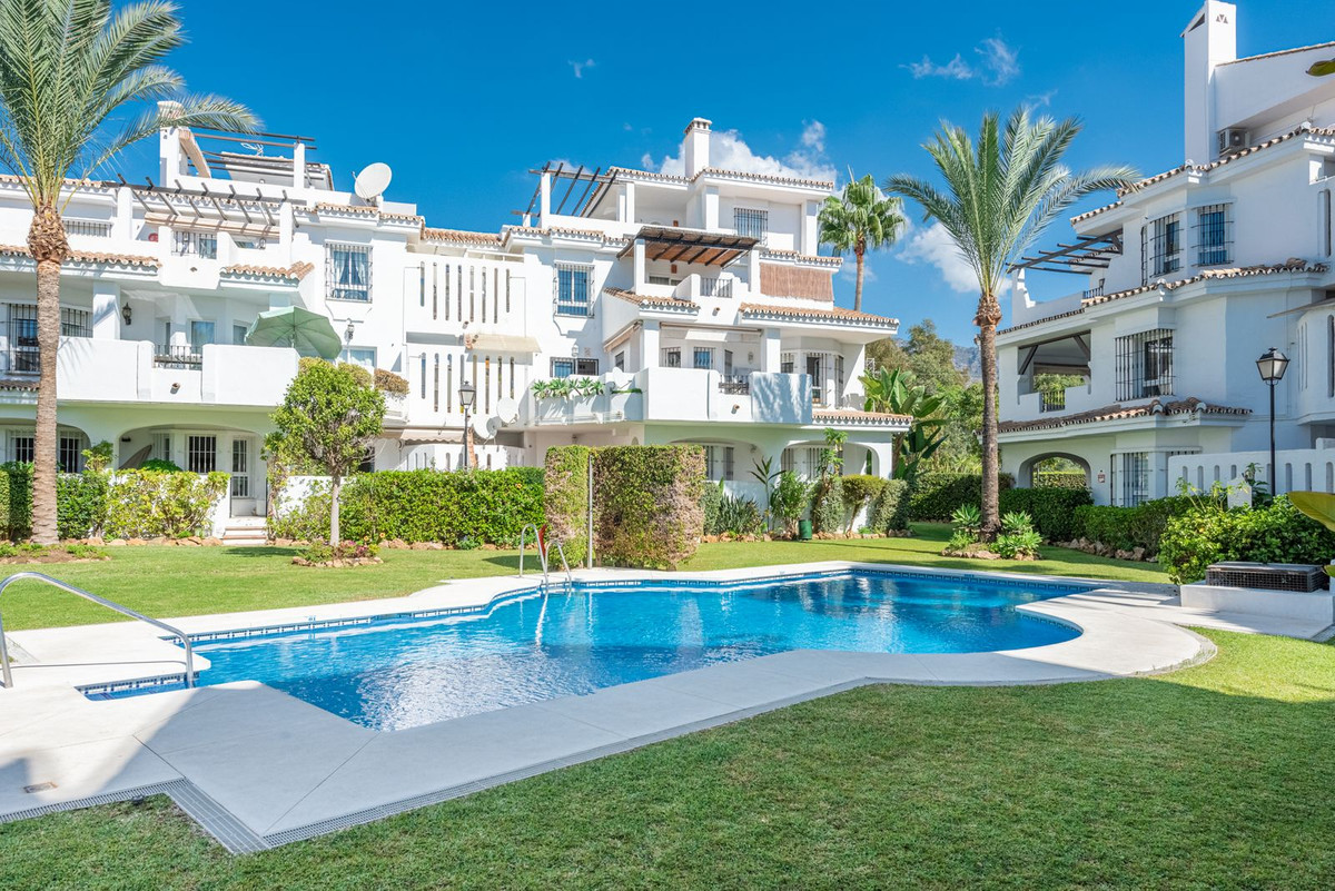 Appartement te koop in Nueva Andalucía | 2 slaapkamers H5351053
